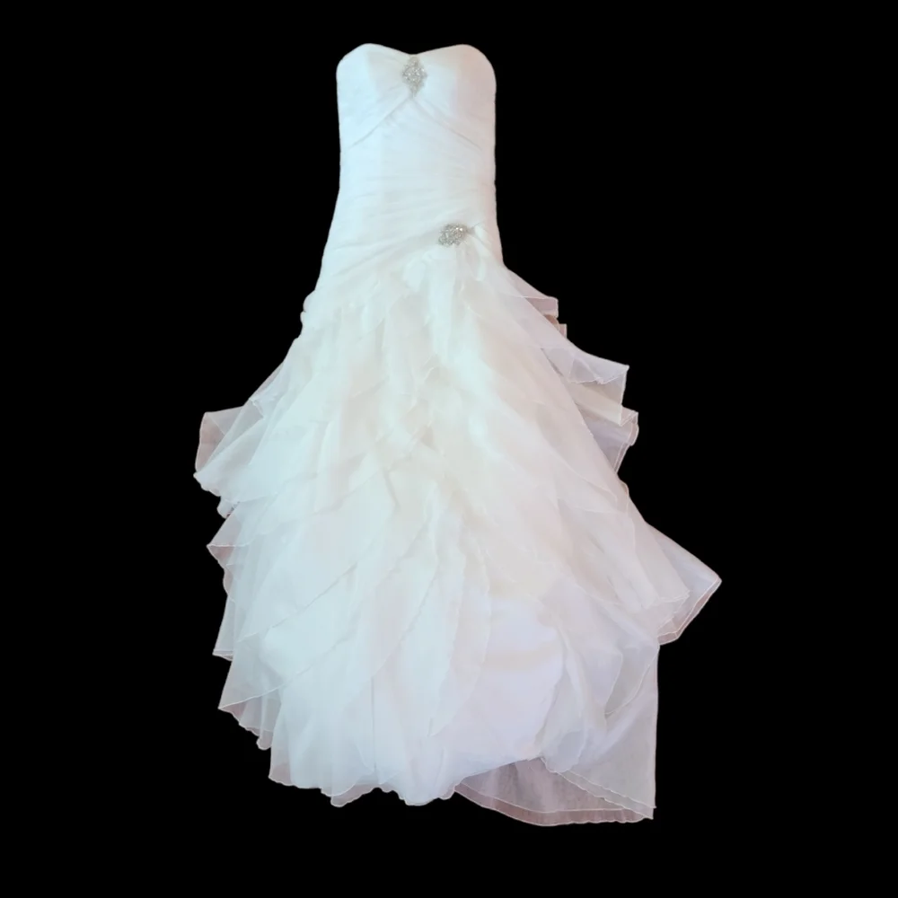 New w/ Tags, Essense of Australia Classic, Romantic Wedding Gown- Bridal, Size 0 - Picture 1 of 16